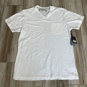 White v-neck T-shirt